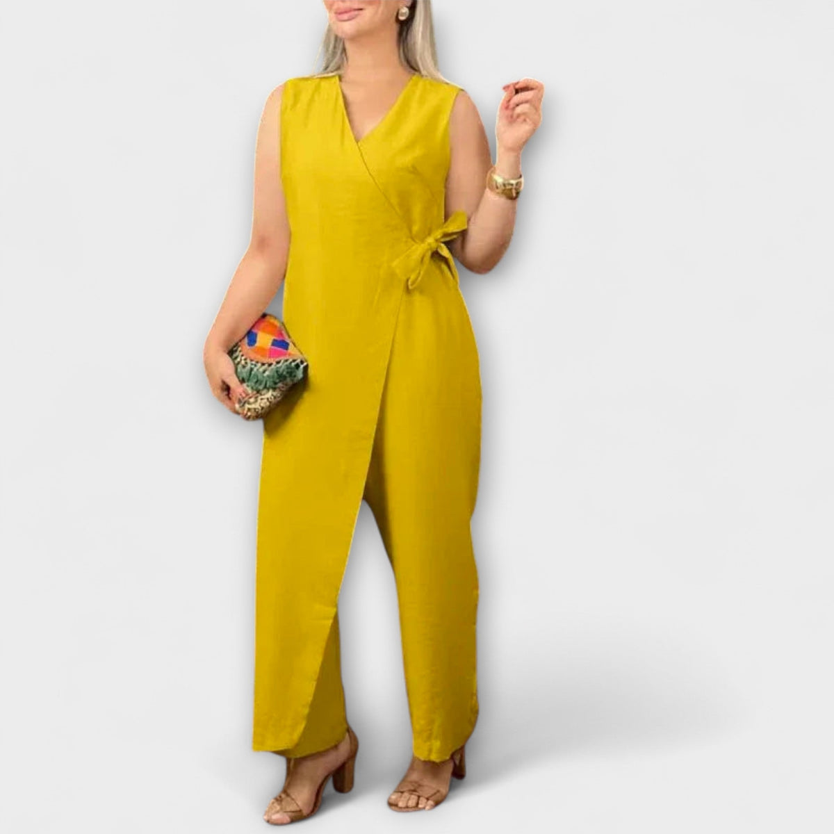 Julie - Beige buksedress med V-hals
