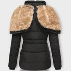 Aud - Svart elegant damejakke med pelshette