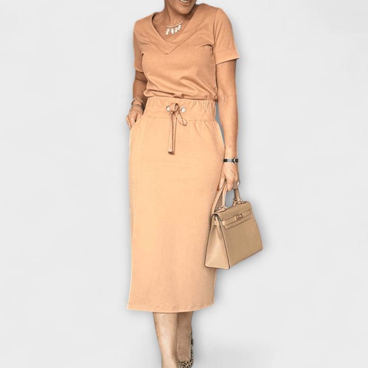 Torhild - Black set with V-neck and knee-length skirt