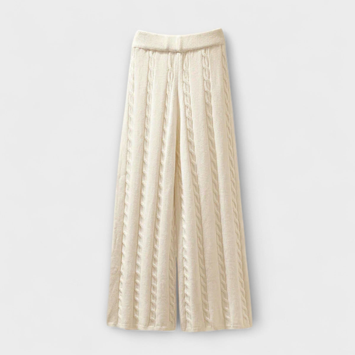 Turid - Kremfarget strikkesett med vest